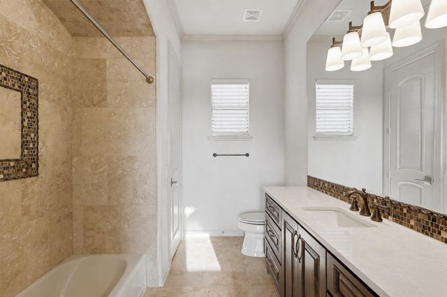 7 Haven Shore Lane, Sugar Land, TX 77479