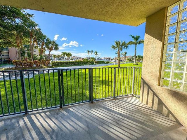 901 Seafarer Circle 101, Jupiter, FL 33477