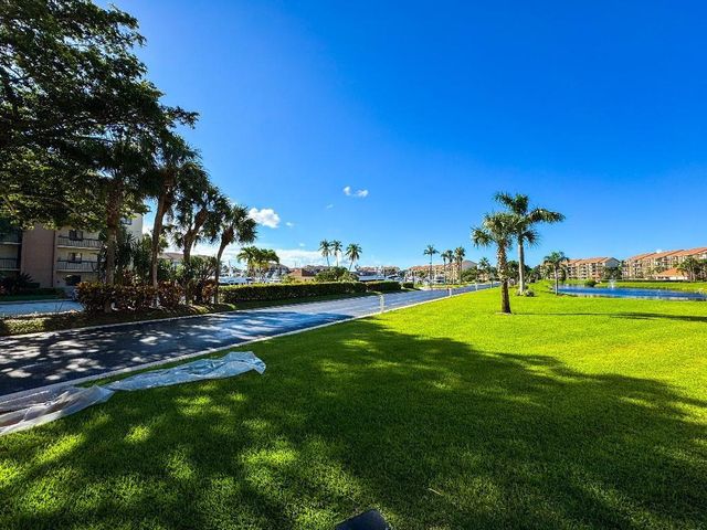 901 Seafarer Circle 101, Jupiter, FL 33477