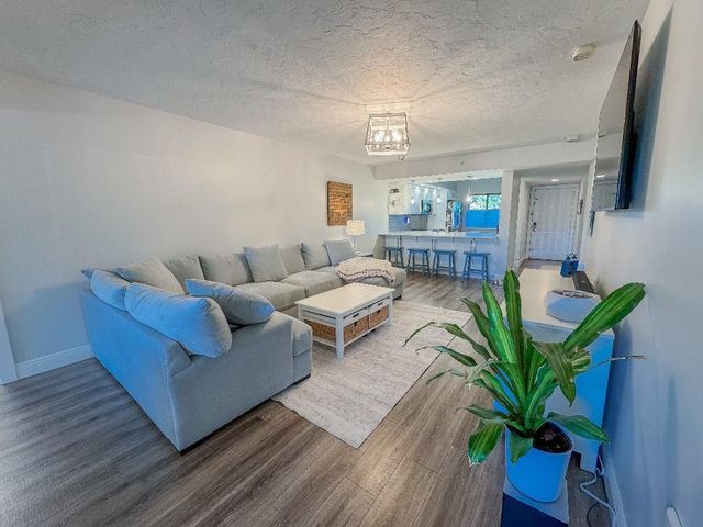 901 Seafarer Circle 101, Jupiter, FL 33477