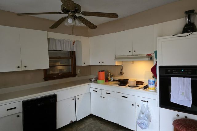 307 Wayne Dr., Hopkinsville, KY 42240