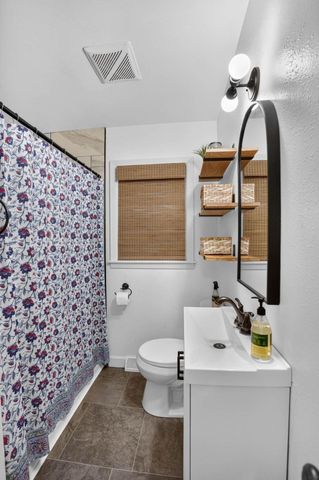 1453 Hammond Avenue, Waterloo, IA 50702
