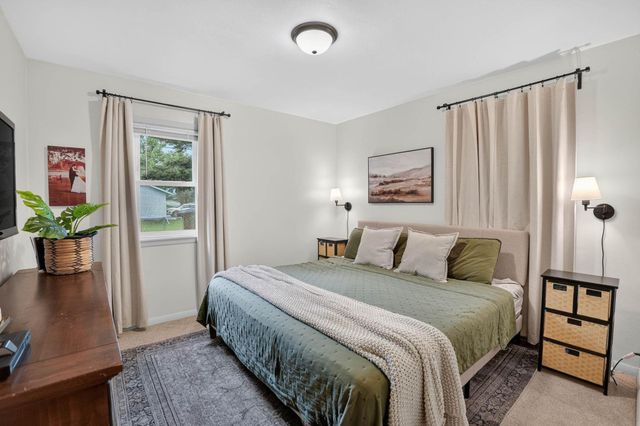 1453 Hammond Avenue, Waterloo, IA 50702