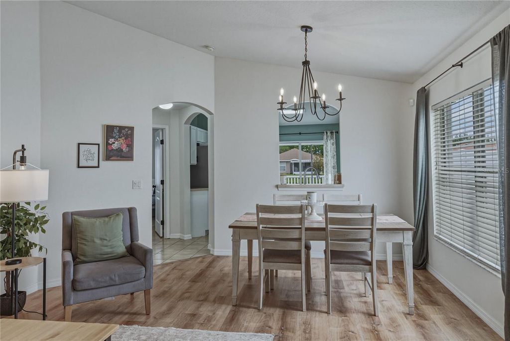 Image 14 of property listing at 8160 CANTERBURY LAKE BOULEVARD, Tampa, FL 33619