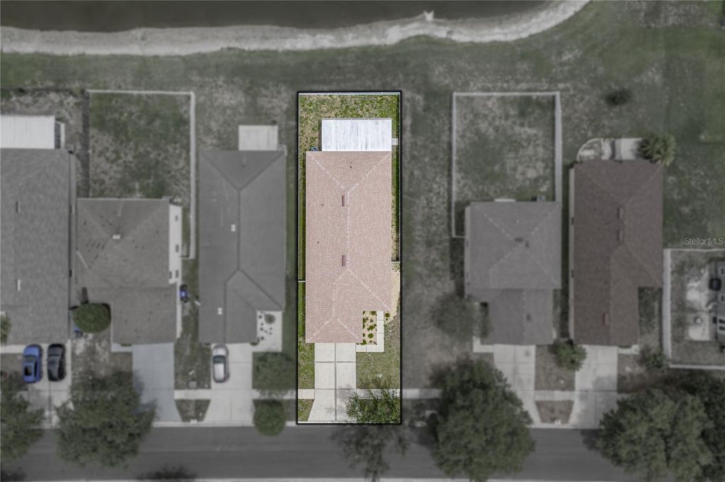 Image 4 of property listing at 8160 CANTERBURY LAKE BOULEVARD, Tampa, FL 33619