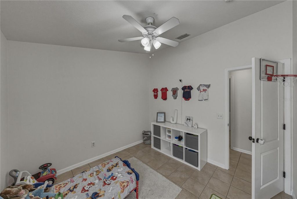 Image 31 of property listing at 8160 CANTERBURY LAKE BOULEVARD, Tampa, FL 33619