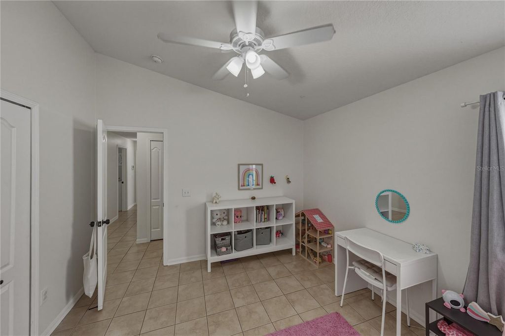 Image 36 of property listing at 8160 CANTERBURY LAKE BOULEVARD, Tampa, FL 33619