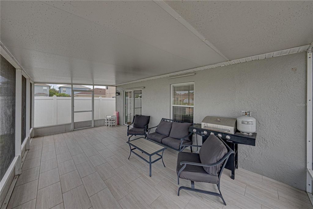 Image 39 of property listing at 8160 CANTERBURY LAKE BOULEVARD, Tampa, FL 33619