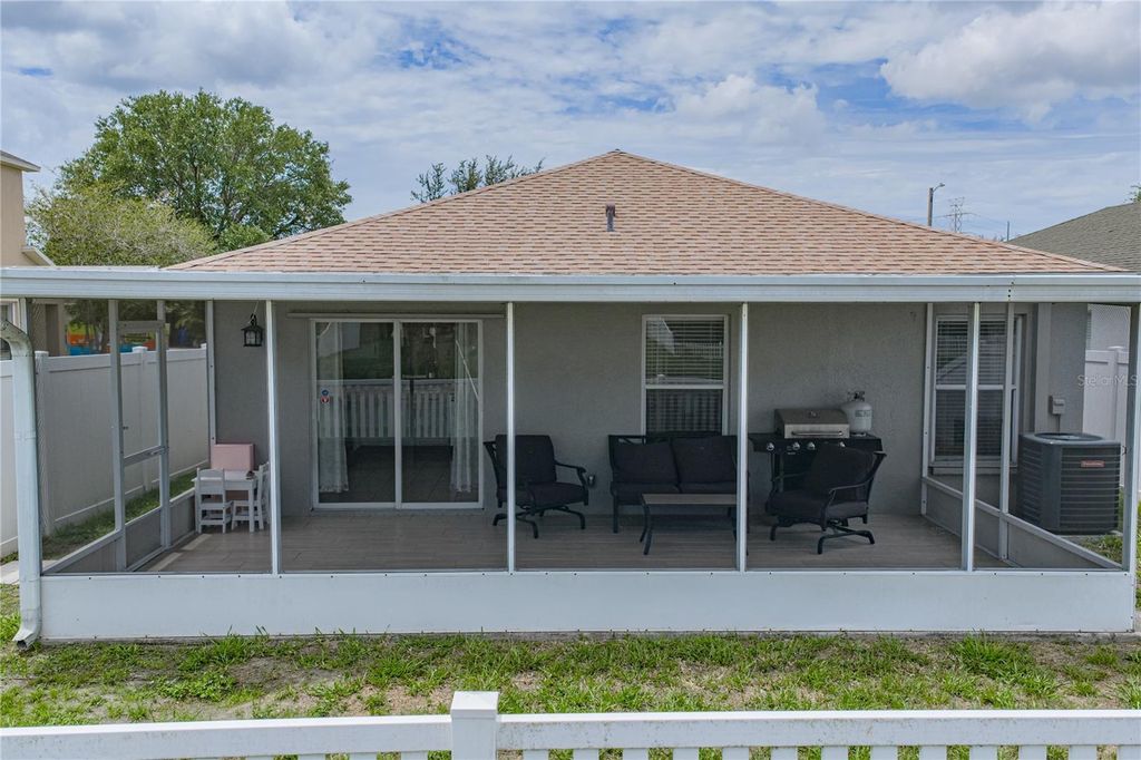Image 45 of property listing at 8160 CANTERBURY LAKE BOULEVARD, Tampa, FL 33619