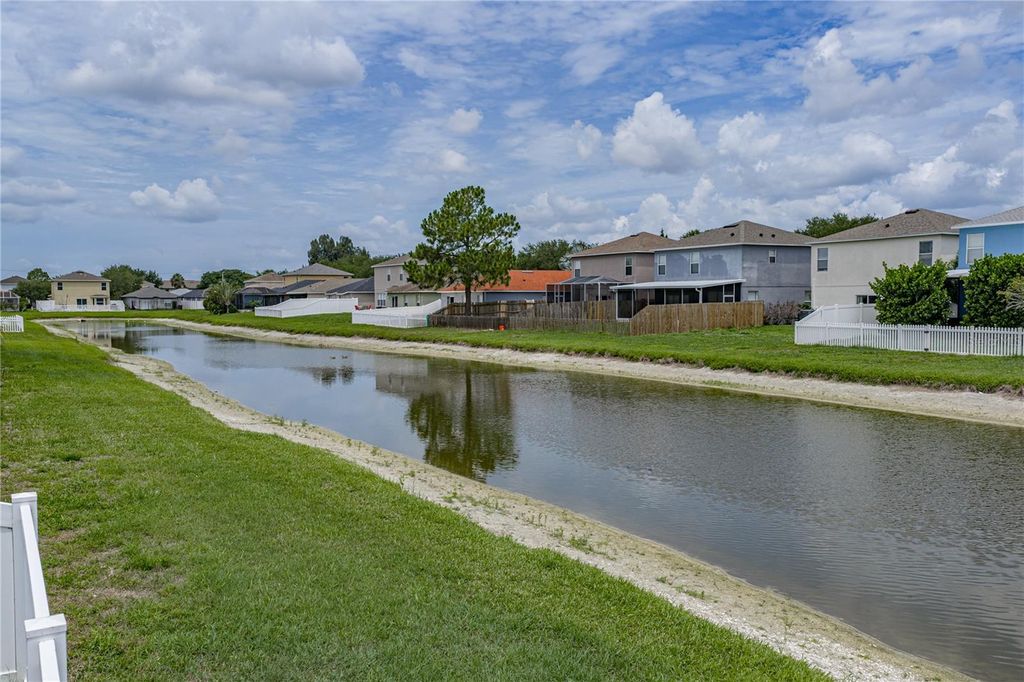Image 46 of property listing at 8160 CANTERBURY LAKE BOULEVARD, Tampa, FL 33619