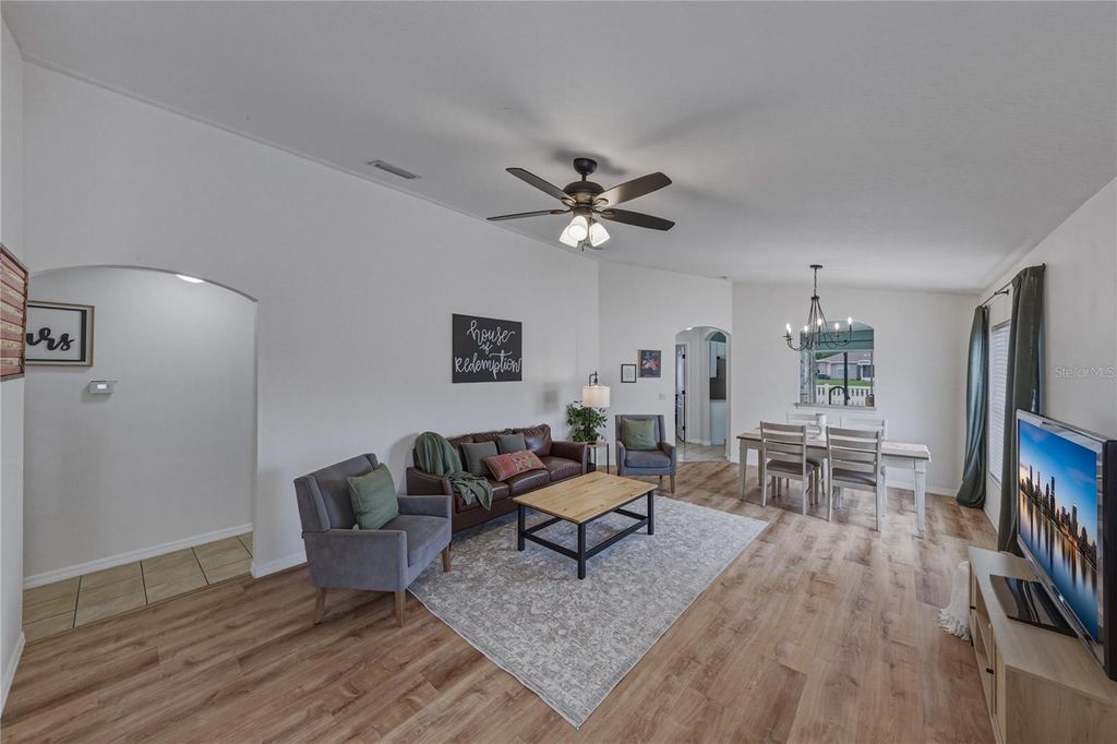 Image 8 of property listing at 8160 CANTERBURY LAKE BOULEVARD, Tampa, FL 33619