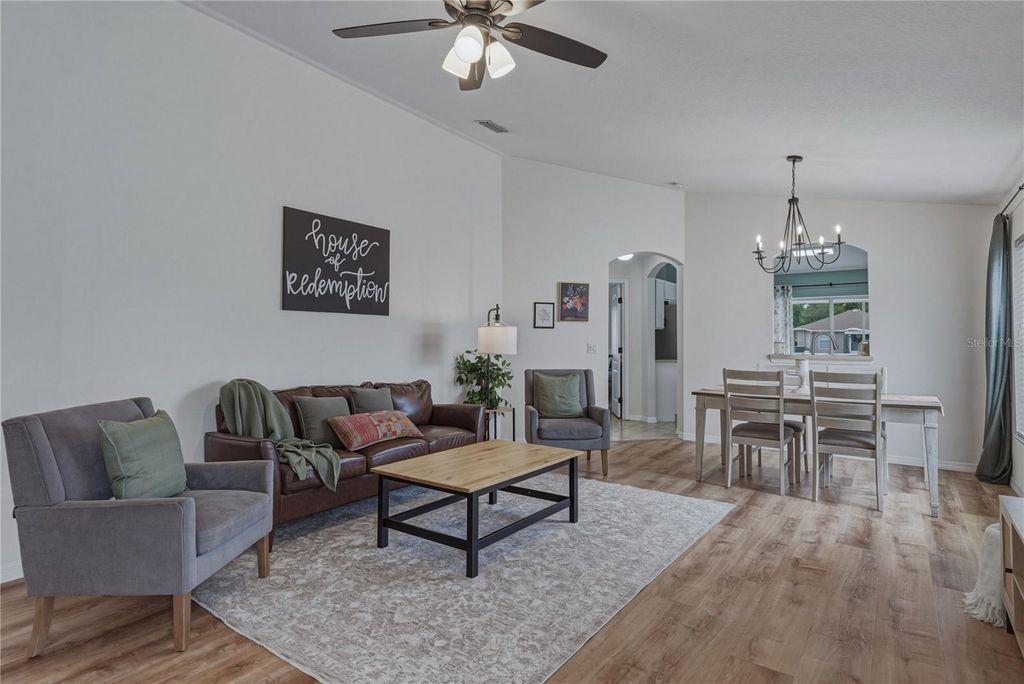 Image 9 of property listing at 8160 CANTERBURY LAKE BOULEVARD, Tampa, FL 33619