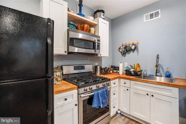 6106 RIDGE AVE, Philadelphia, PA 19128