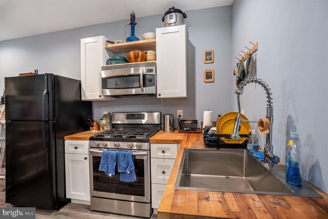 6106 RIDGE AVE, Philadelphia, PA 19128