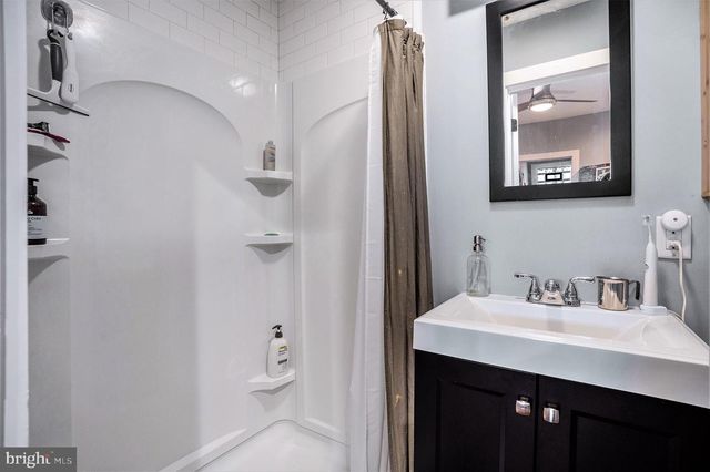 6106 RIDGE AVE, Philadelphia, PA 19128