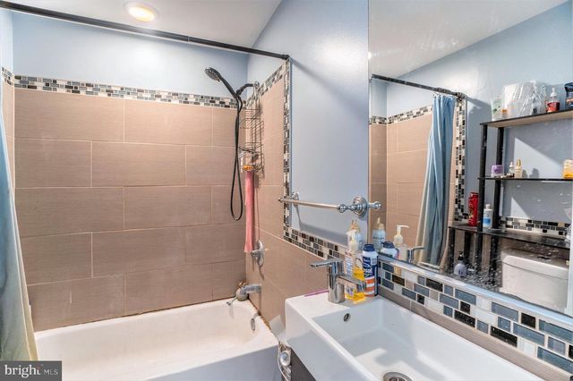 6106 RIDGE AVE, Philadelphia, PA 19128