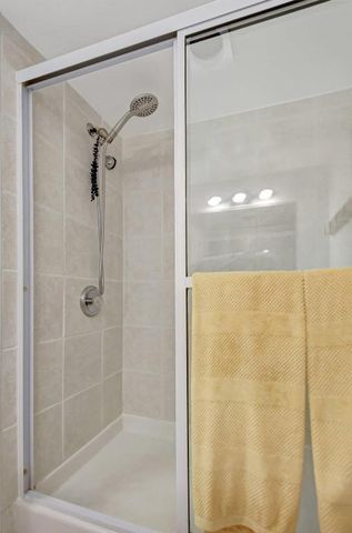 23 Colonial Club Drive 204, Boynton Beach, FL 33435