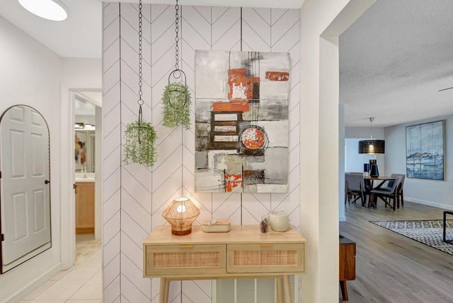 23 Colonial Club Drive 204, Boynton Beach, FL 33435