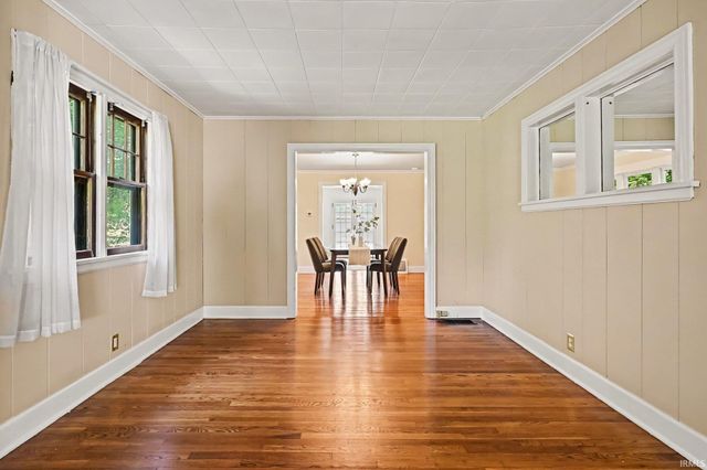 729 S Twyckenham Drive, South Bend, IN 46615