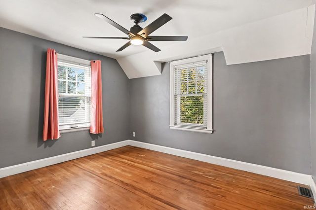729 S Twyckenham Drive, South Bend, IN 46615