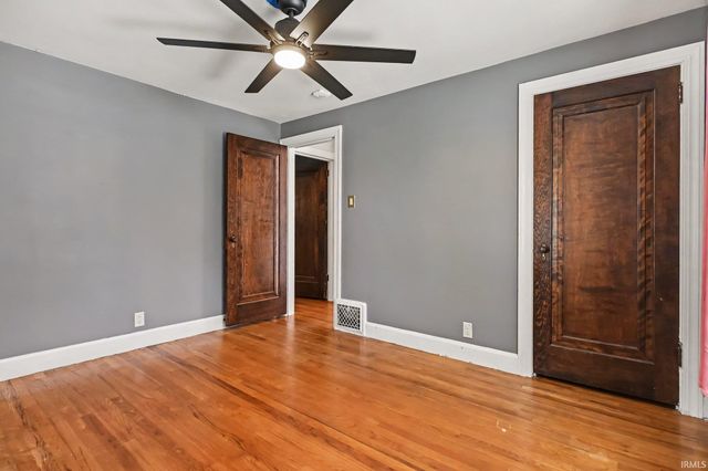 729 S Twyckenham Drive, South Bend, IN 46615