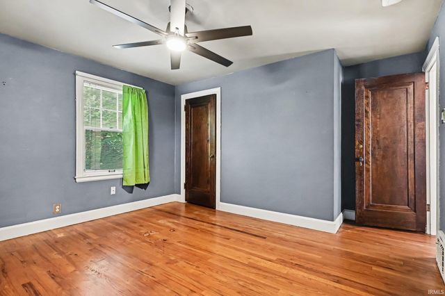729 S Twyckenham Drive, South Bend, IN 46615