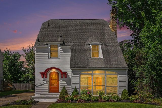 729 S Twyckenham Drive, South Bend, IN 46615