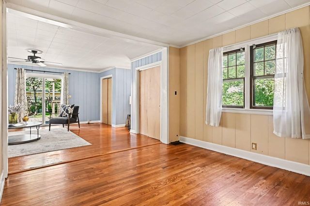 729 S Twyckenham Drive, South Bend, IN 46615
