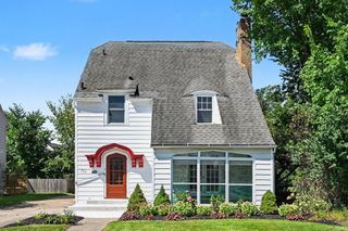729 S Twyckenham Drive, South Bend, IN 46615