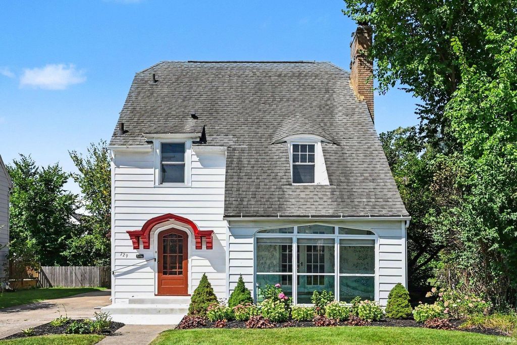 729 S Twyckenham Drive, South Bend, IN 46615