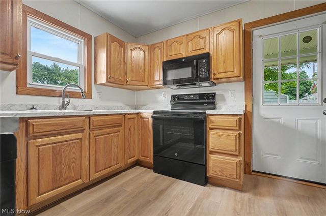 452 Mill Road, Ravenna, OH 44266