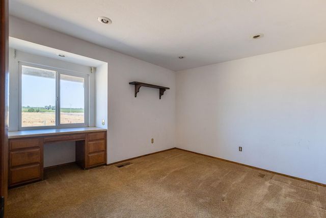 15710 Linn Rd, Lodi, CA 95240