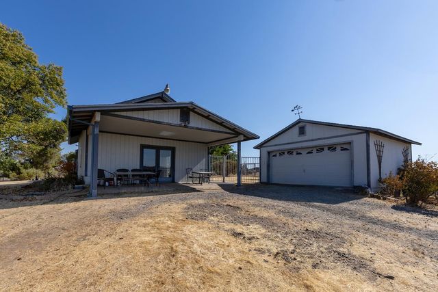 15710 Linn Rd, Lodi, CA 95240