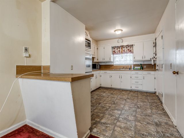 448 E 59th Place N, Tulsa, OK 74126