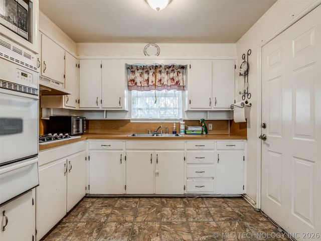 448 E 59th Place N, Tulsa, OK 74126