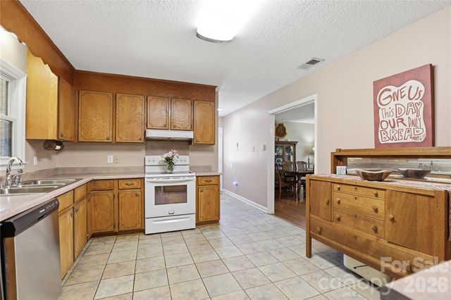 125 Southwood Park Road, Mooresville, NC 28117