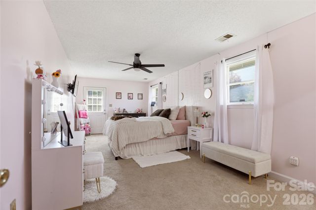 125 Southwood Park Road, Mooresville, NC 28117