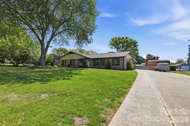 125 Southwood Park Road, Mooresville, NC 28117