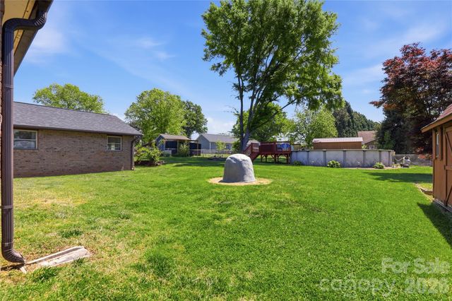 125 Southwood Park Road, Mooresville, NC 28117