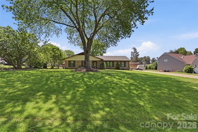125 Southwood Park Road, Mooresville, NC 28117