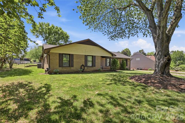 125 Southwood Park Road, Mooresville, NC 28117