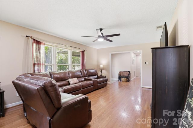 125 Southwood Park Road, Mooresville, NC 28117