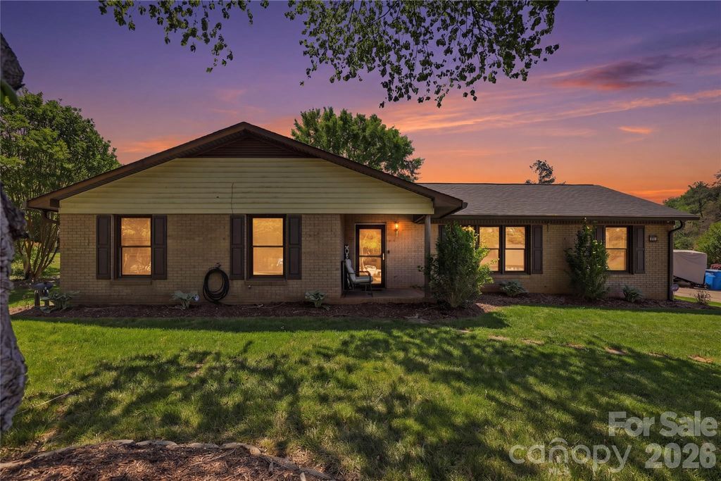 125 Southwood Park Road, Mooresville, NC 28117