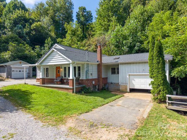 80 Nature Lane, Waynesville, NC 28786