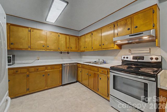 80 Nature Lane, Waynesville, NC 28786
