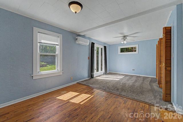 80 Nature Lane, Waynesville, NC 28786