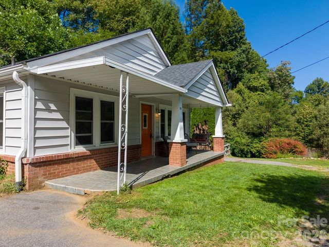 80 Nature Lane, Waynesville, NC 28786