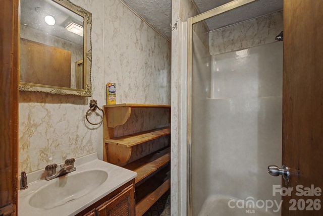 80 Nature Lane, Waynesville, NC 28786