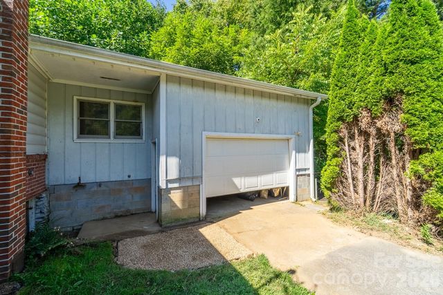 80 Nature Lane, Waynesville, NC 28786