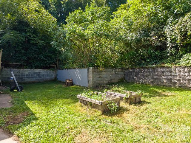 80 Nature Lane, Waynesville, NC 28786